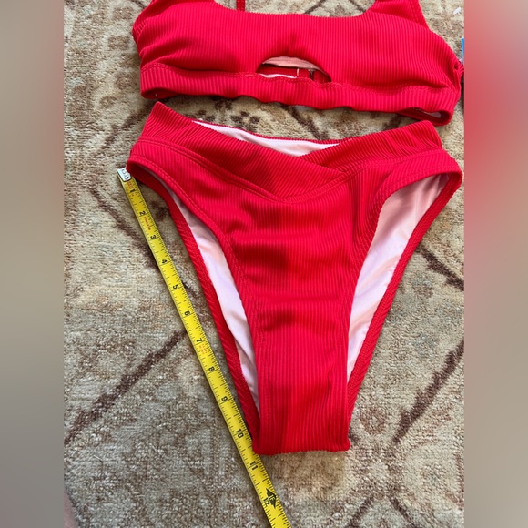 Cupshe Sensorial Spring Cut-Out Bikini Top & V-Waist Bottoms Set NWT - Picture 9 of 16